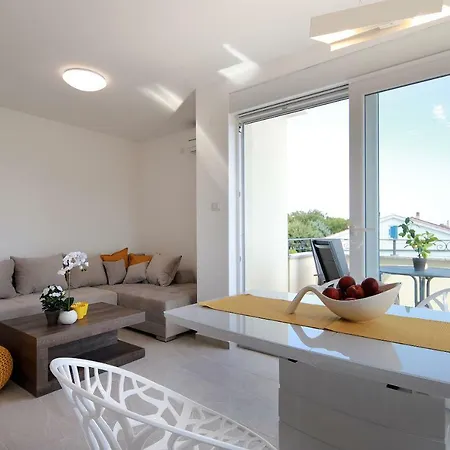 Apartmani Judita Pinezici  Exterior photo